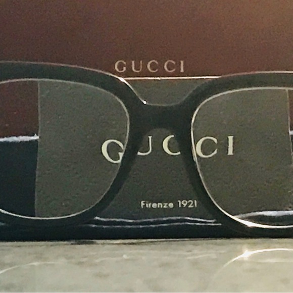GUCCI 100% Authentic Black Eyeglasses w/Gucci gold emblem & certificate - Picture 5 of 12